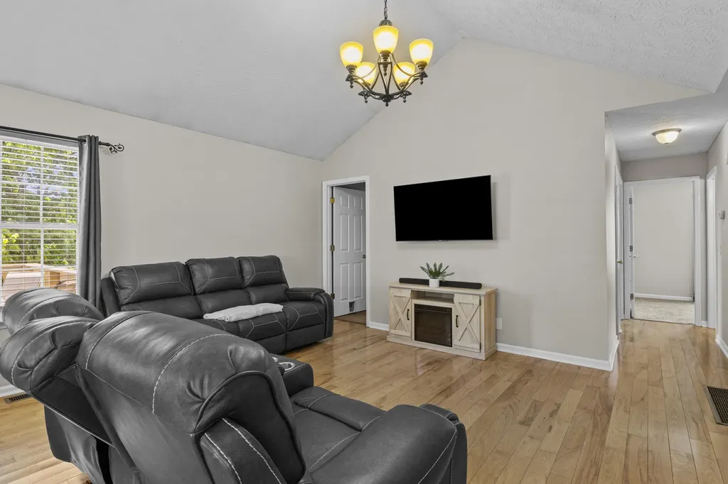 134 Hunter Ridge Drive Lawrenceburg KY 40342