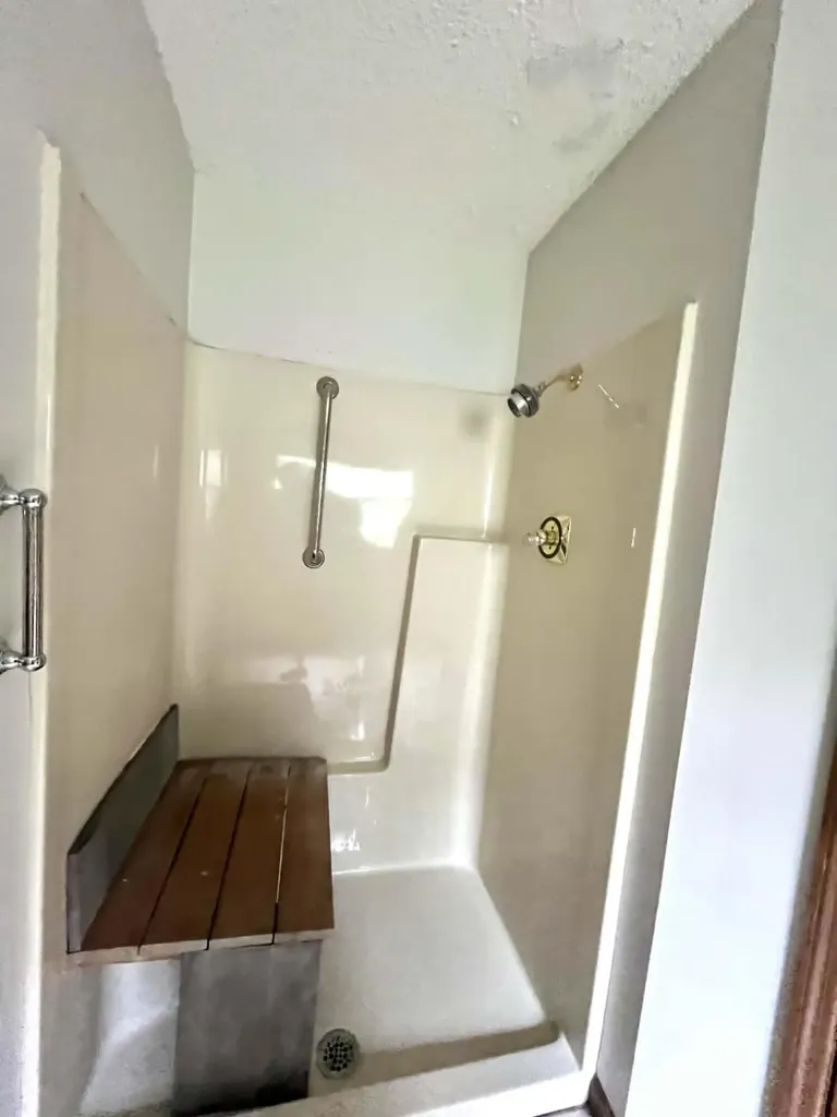 241 241 Brown Court Bledsoe KY 40810