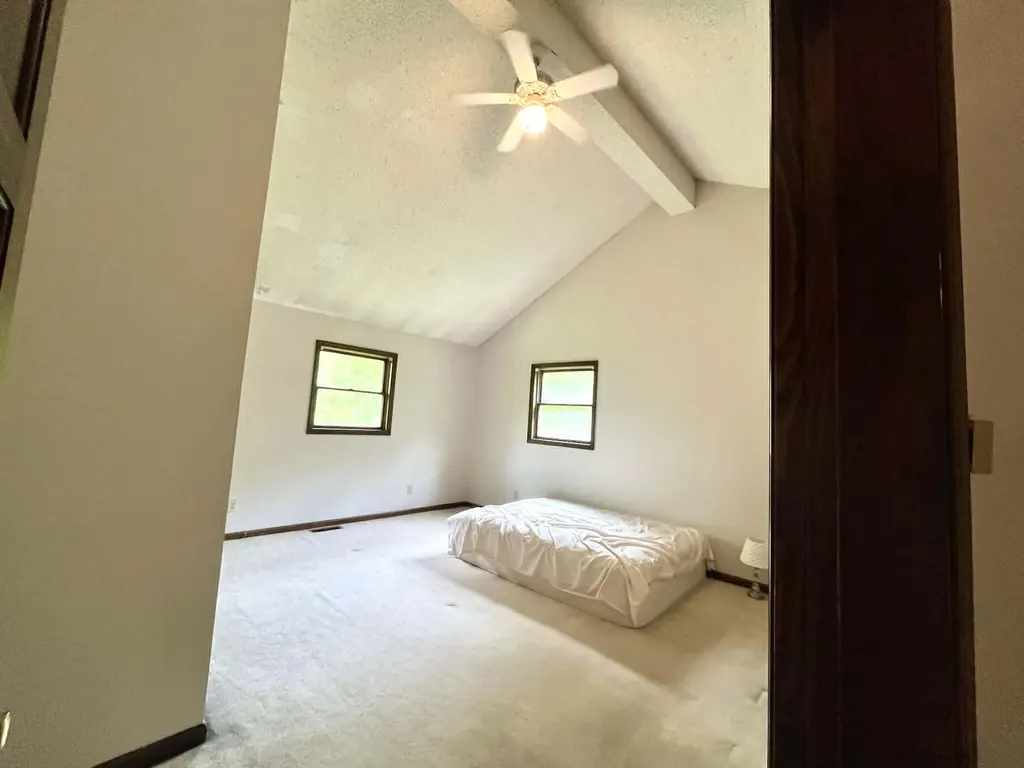 241 241 Brown Court Bledsoe KY 40810