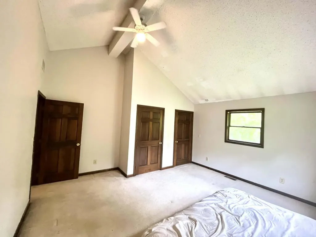 241 241 Brown Court Bledsoe KY 40810