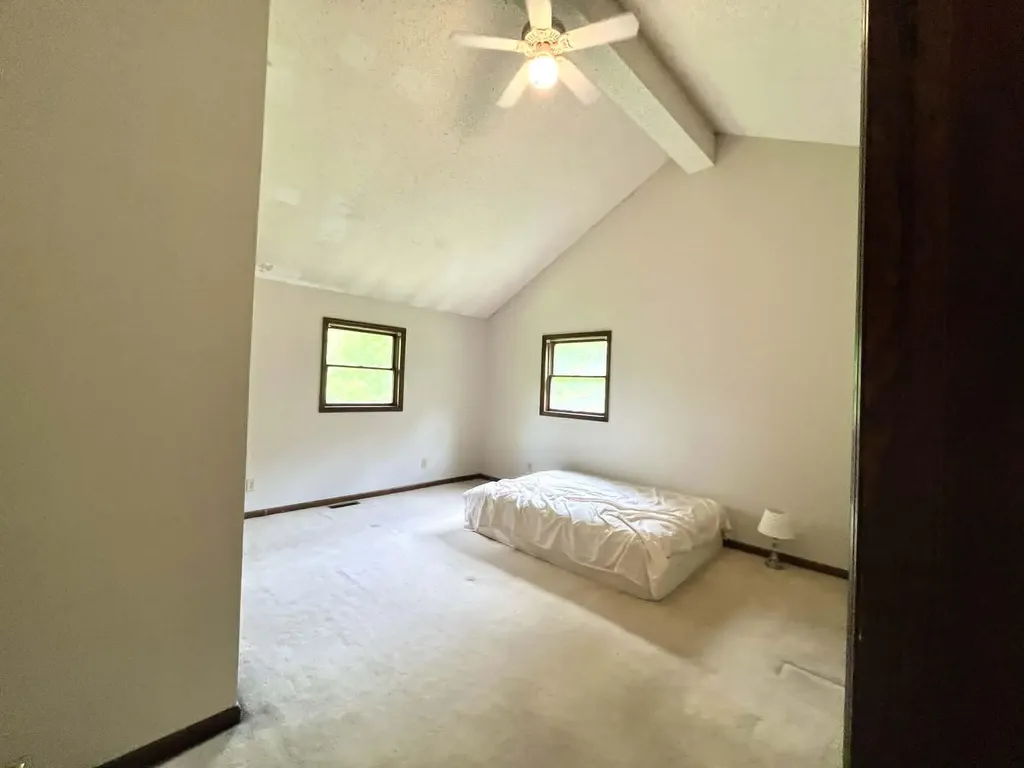 241 241 Brown Court Bledsoe KY 40810