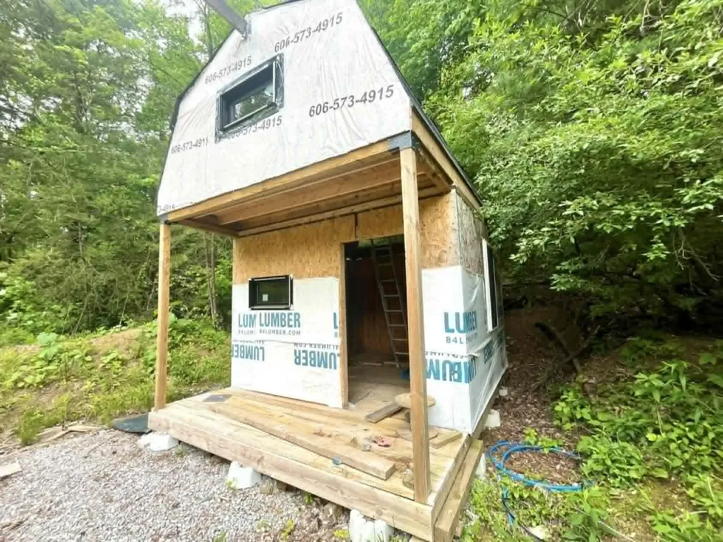 241 241 Brown Court Bledsoe KY 40810