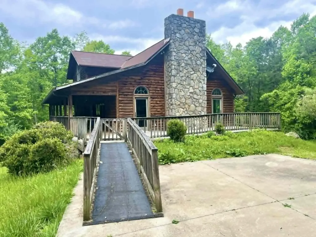 241 241 Brown Court Bledsoe KY 40810