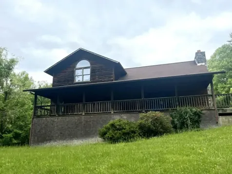 241 241 Brown Court Bledsoe KY 40810