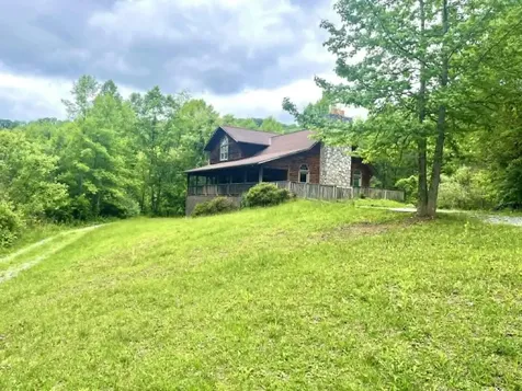 241 241 Brown Court Bledsoe KY 40810