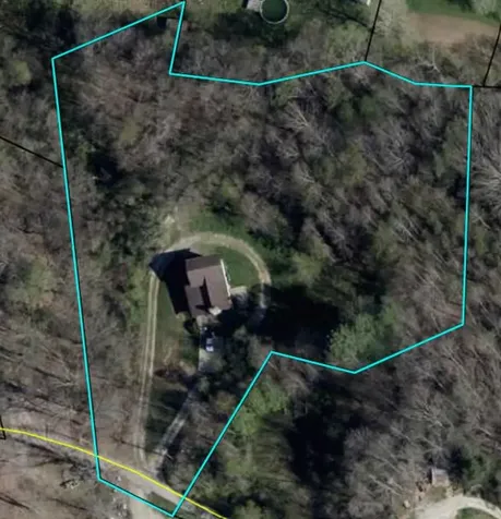 241 241 Brown Court Bledsoe KY 40810