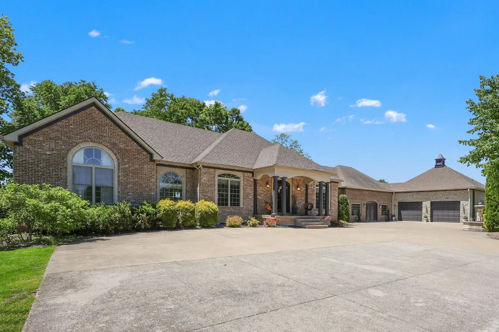 621 S Cleveland Road Lexington KY 40515