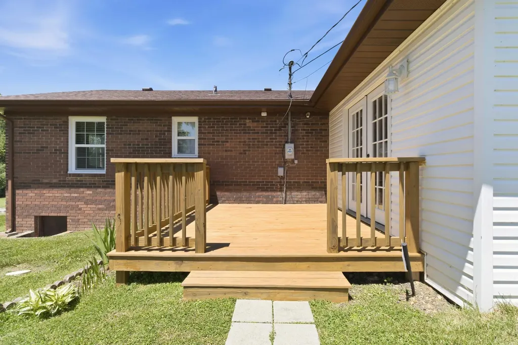3011 Simpson Drive Somerset KY 42503