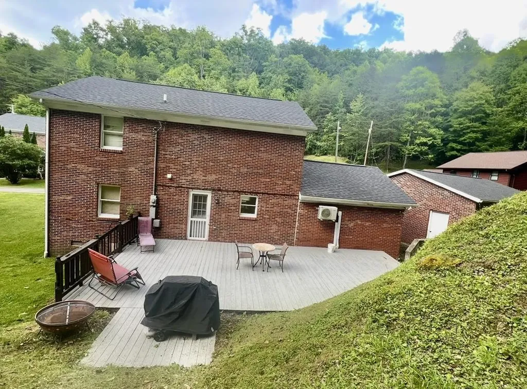 1010 Mays Branch Road Prestonsburg KY 41653