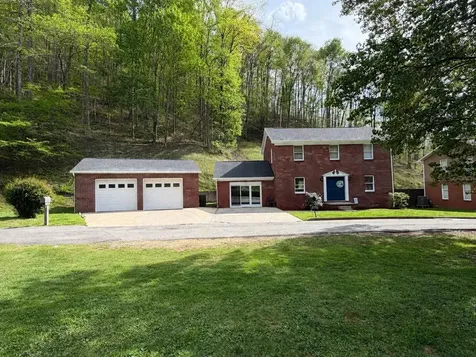 1010 Mays Branch Road Prestonsburg KY 41653
