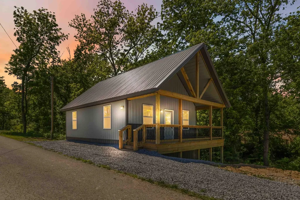8239 S Highway 379 Jamestown KY 42629