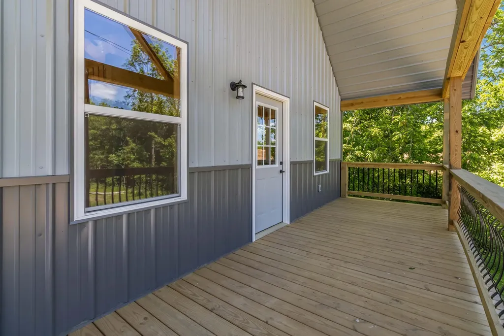 8239 S Highway 379 Jamestown KY 42629