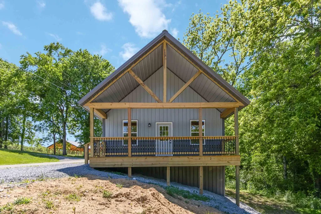 8239 S Highway 379 Jamestown KY 42629