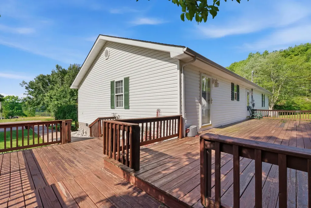 340 Dean Road Mckee KY 40447