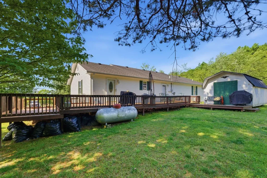 340 Dean Road Mckee KY 40447