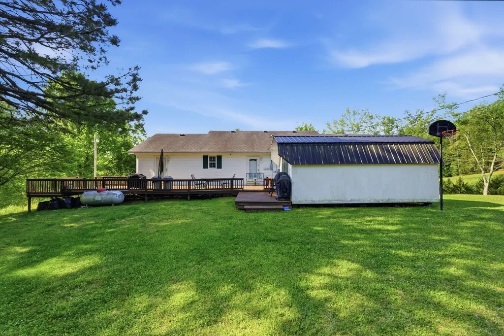 340 Dean Road Mckee KY 40447
