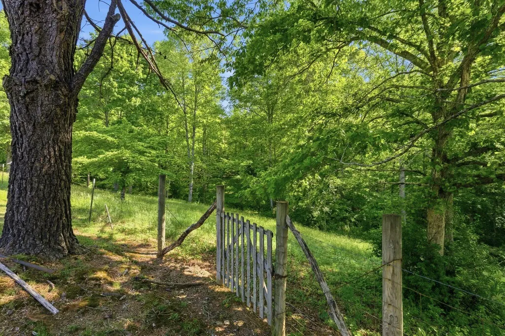 340 Dean Road Mckee KY 40447