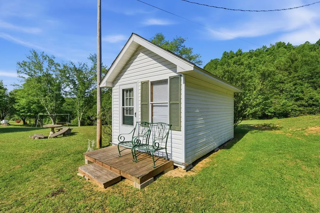 340 Dean Road Mckee KY 40447