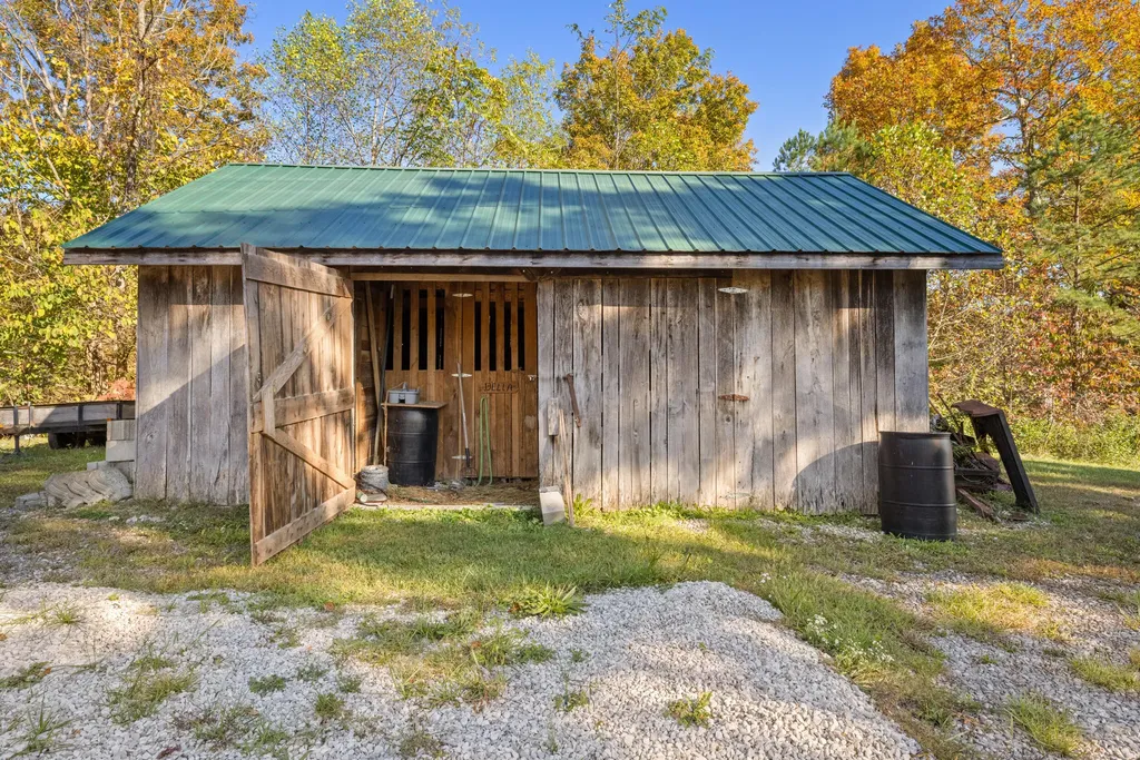 340 Dean Road Mckee KY 40447