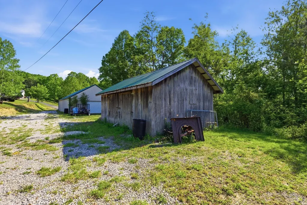 340 Dean Road Mckee KY 40447