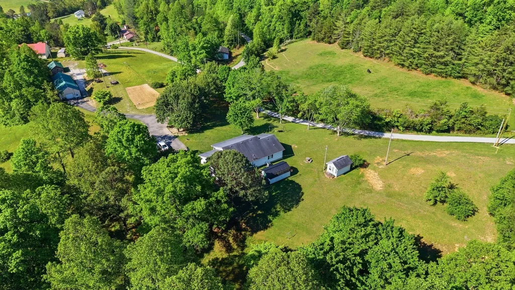340 Dean Road Mckee KY 40447