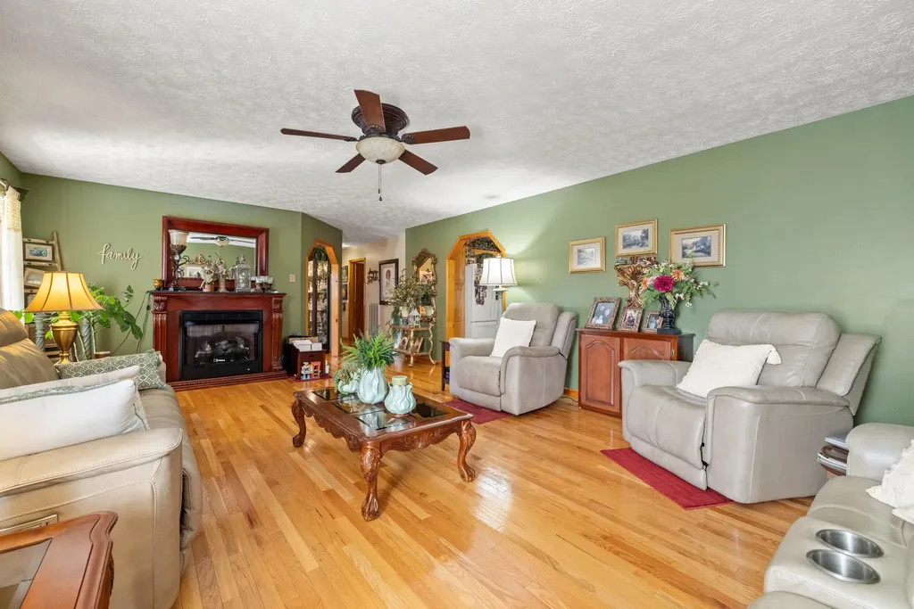 340 Dean Road Mckee KY 40447