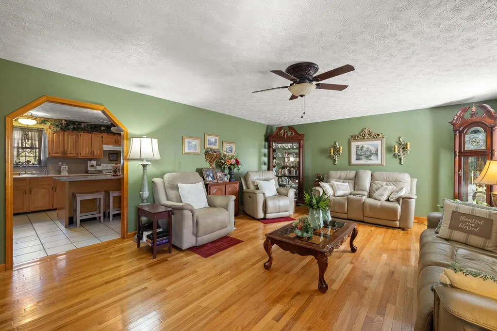 340 Dean Road Mckee KY 40447