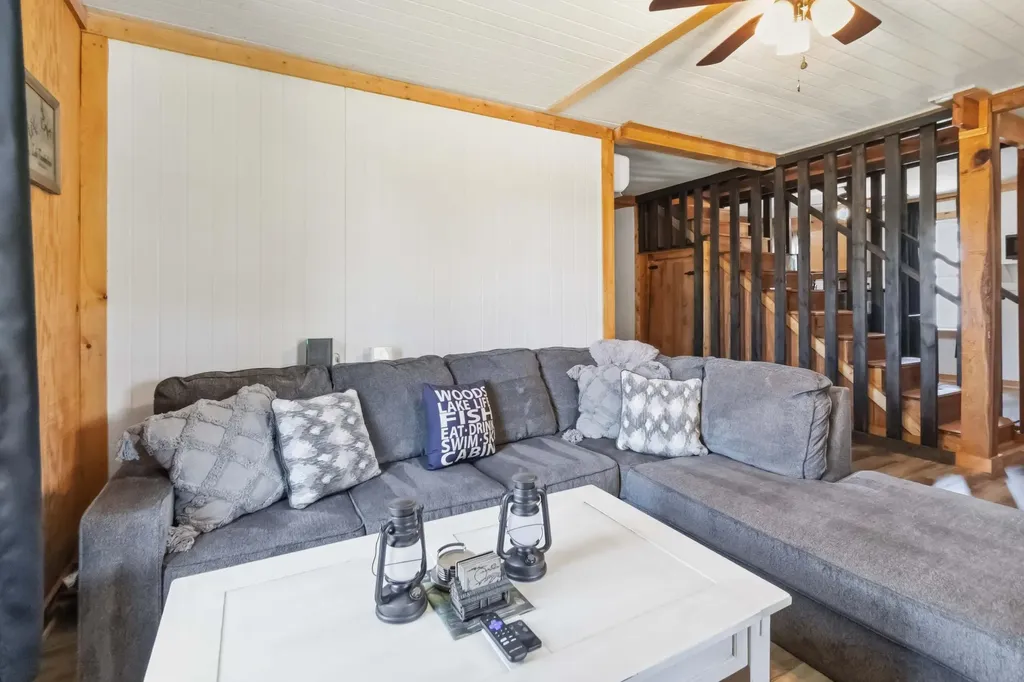 8247 S Highway 379 Jamestown KY 42629