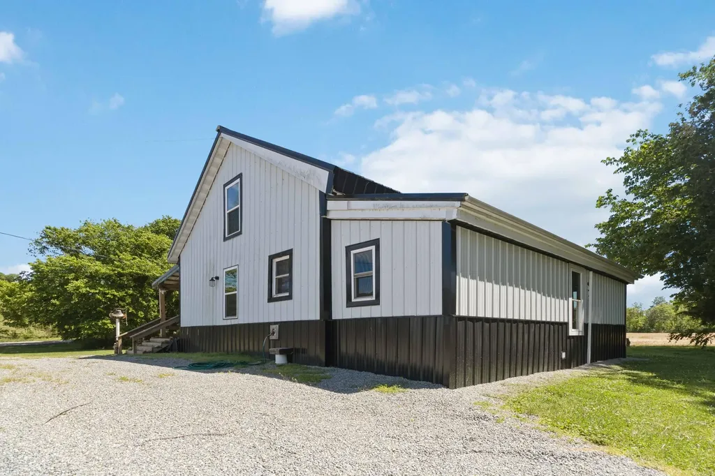 8247 S Highway 379 Jamestown KY 42629