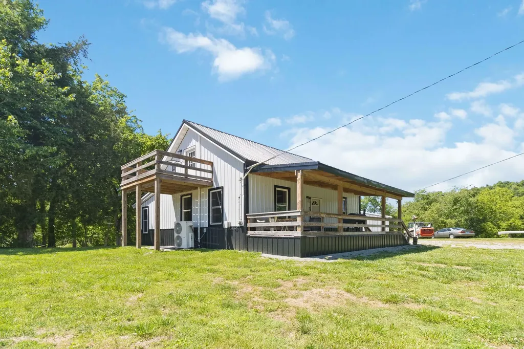 8247 S Highway 379 Jamestown KY 42629