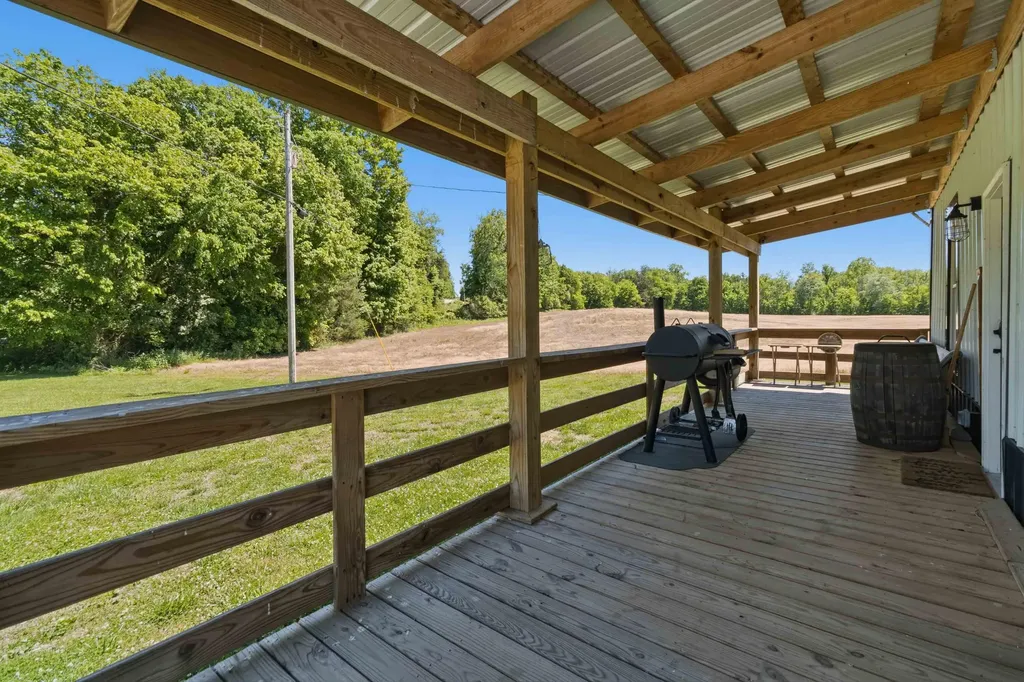 8247 S Highway 379 Jamestown KY 42629