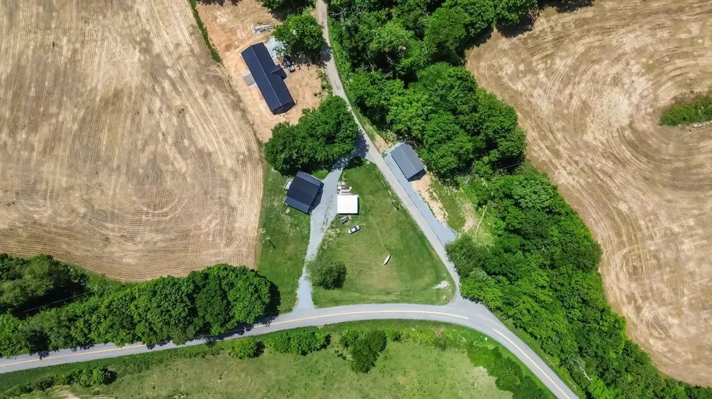 8247 S Highway 379 Jamestown KY 42629
