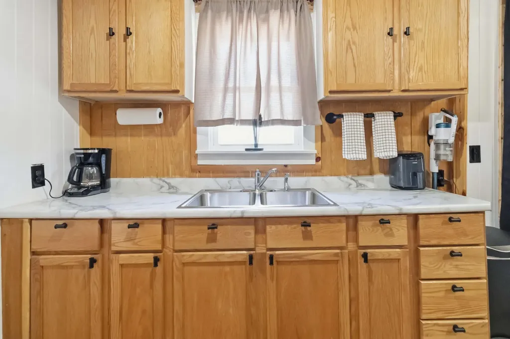 8247 S Highway 379 Jamestown KY 42629