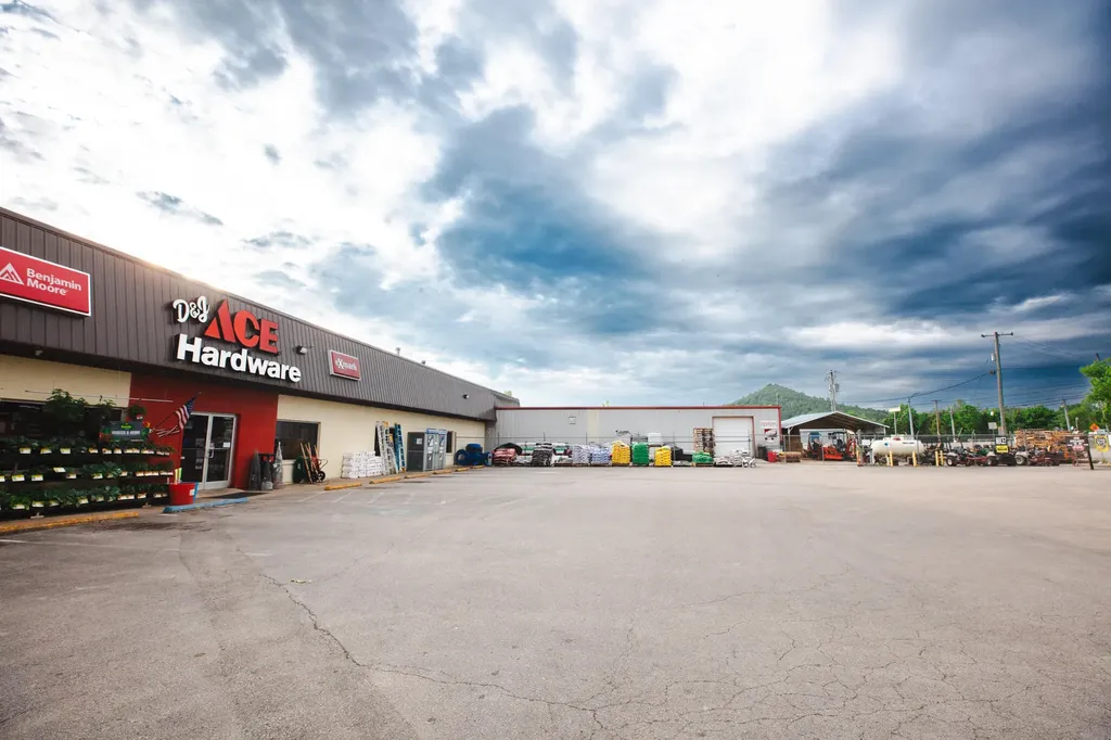 20 S Irvine Road Irvine KY 40336