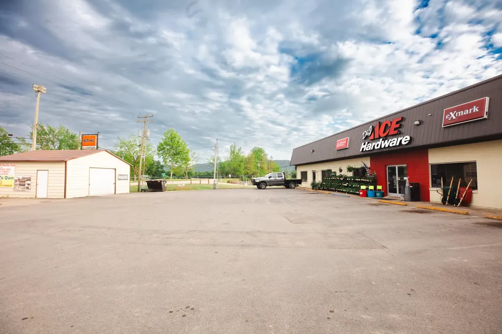 20 S Irvine Road Irvine KY 40336