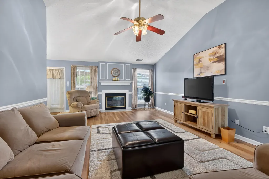 2957 Sandersville Road Lexington KY 40511