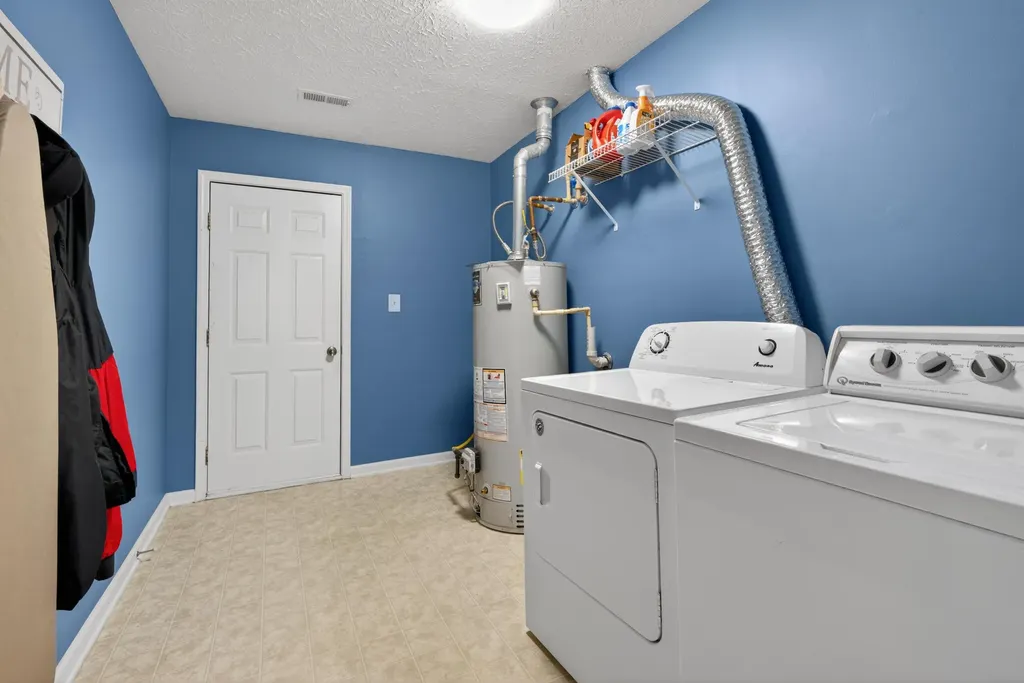 2957 Sandersville Road Lexington KY 40511