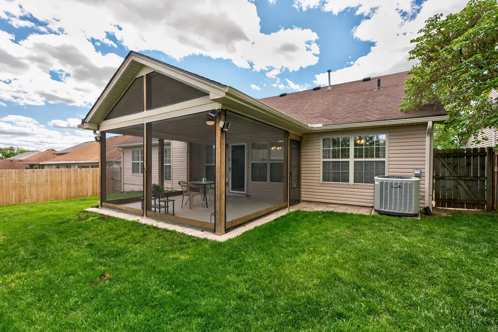 2957 Sandersville Road Lexington KY 40511