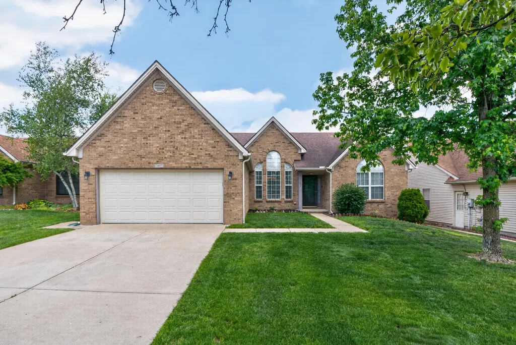 2957 Sandersville Road Lexington KY 40511