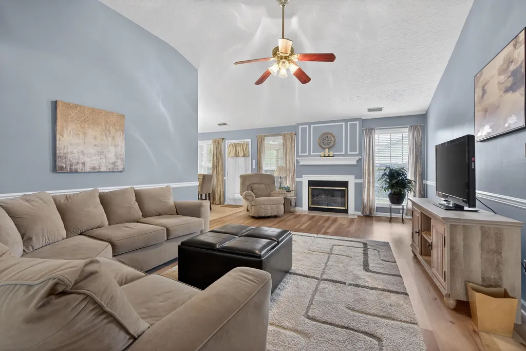 2957 Sandersville Road Lexington KY 40511