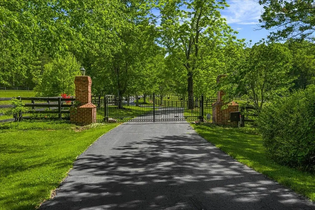 602 Cecil Wyatt Road Corbin KY 40701