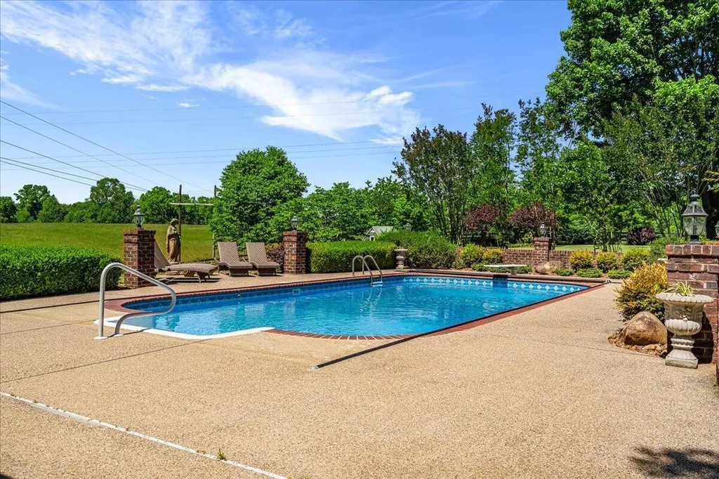602 Cecil Wyatt Road Corbin KY 40701