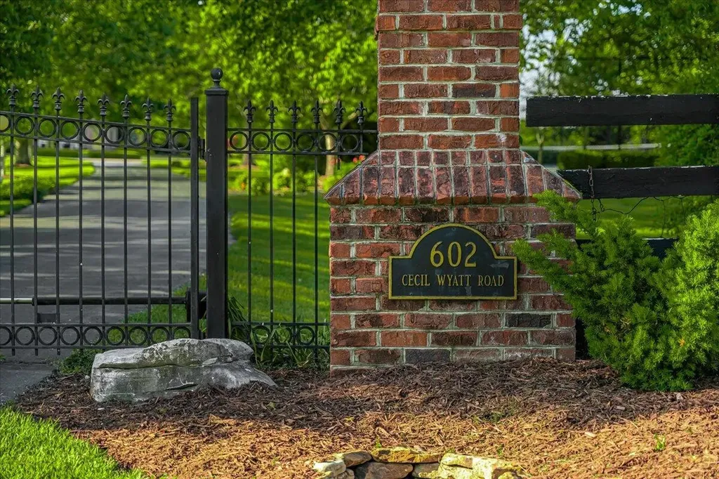 602 Cecil Wyatt Road Corbin KY 40701
