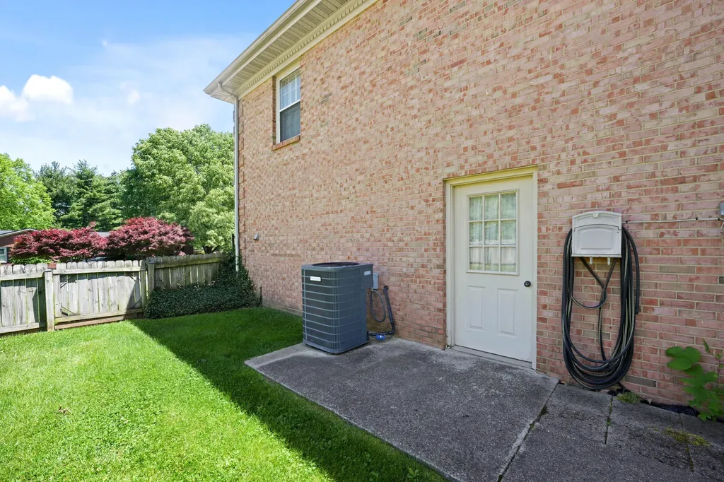 897 Turkey Foot Road Lexington KY 40502