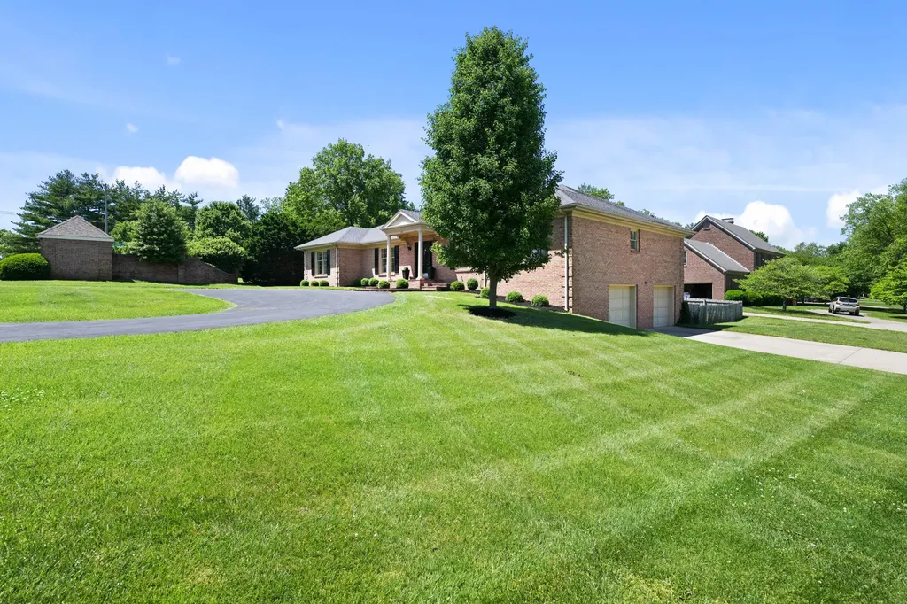 897 Turkey Foot Road Lexington KY 40502