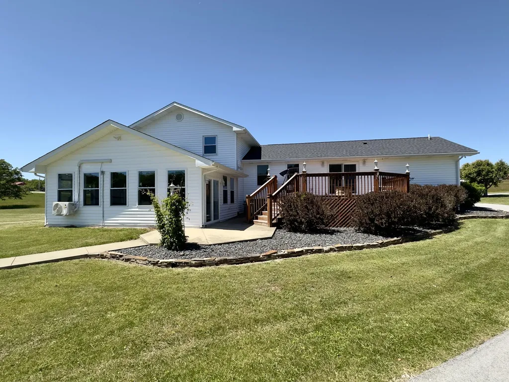 250 Peters Road Mckee KY 40447