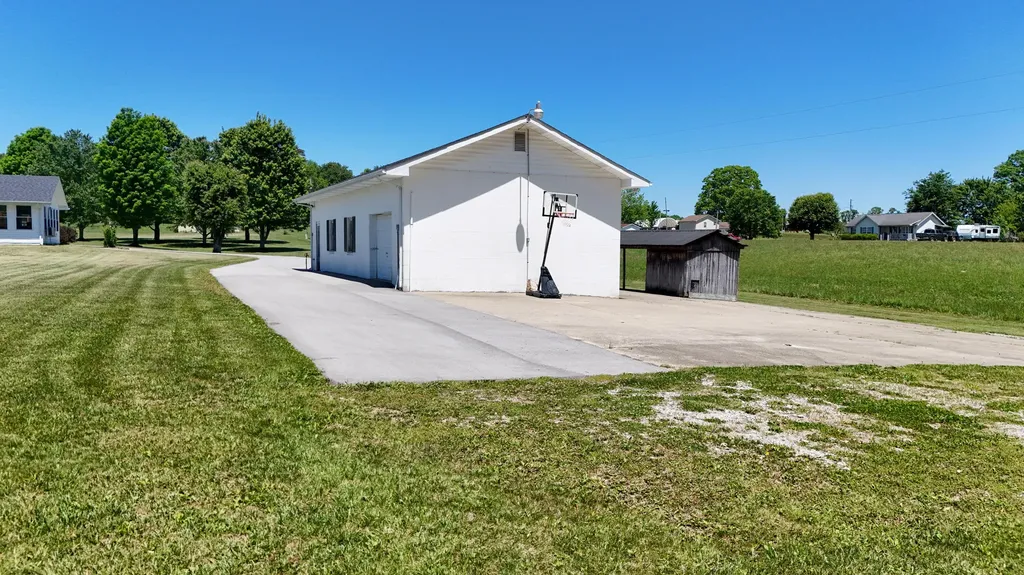 250 Peters Road Mckee KY 40447