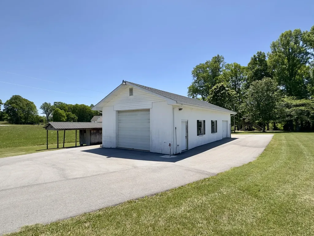 250 Peters Road Mckee KY 40447