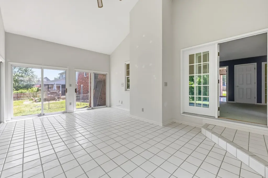 115 S Hill Road Versailles KY 40383