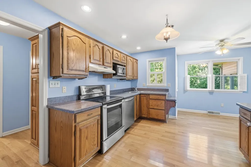 115 S Hill Road Versailles KY 40383